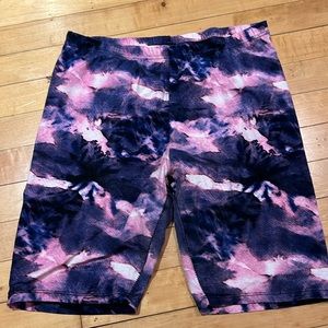 Patterned bike shorts